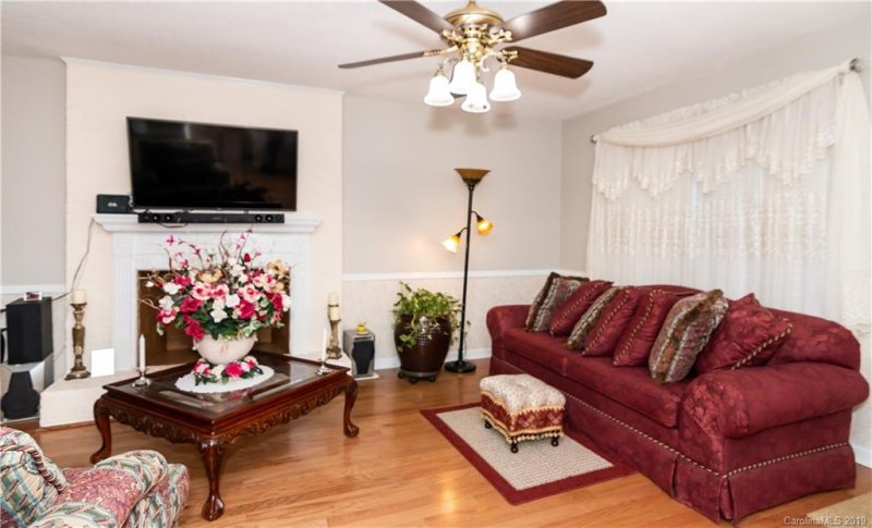 Property image 3 at 734 Logan Street, Mooresville, NC 28115