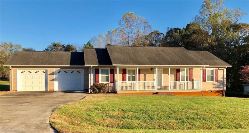 1328 Hidden Creek Circle