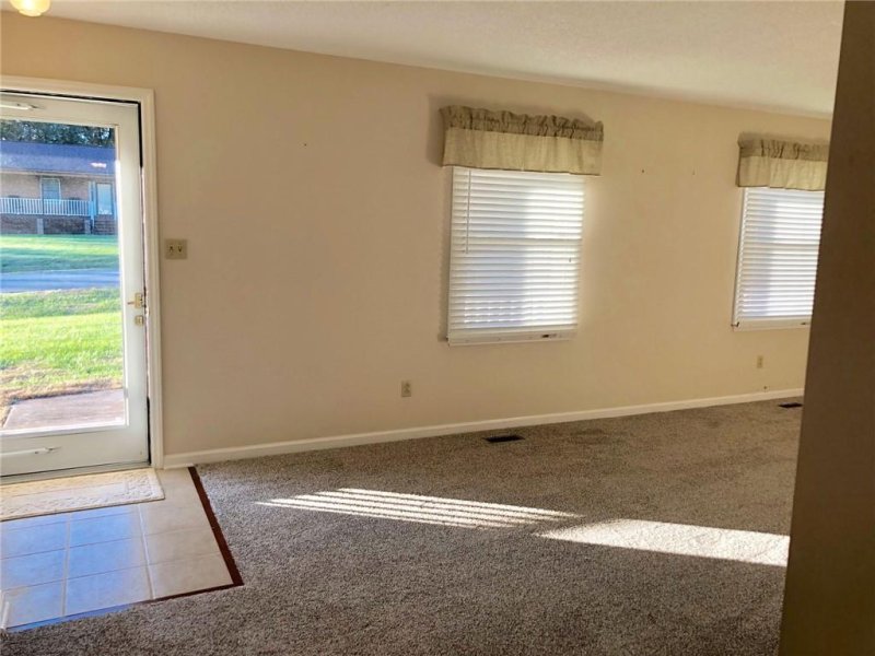 Property image 4 at 1328 Hidden Creek Circle, Hickory, NC 28602