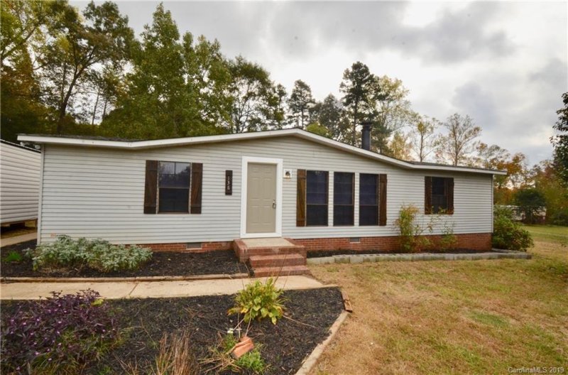 Property image 2 at 138 Heatherwood Court, Clover, SC 29710