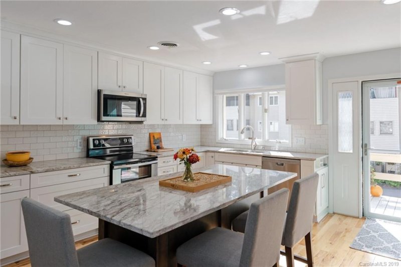 Property image 3 at 121 Britton Creek Court, Hendersonville, NC 28791