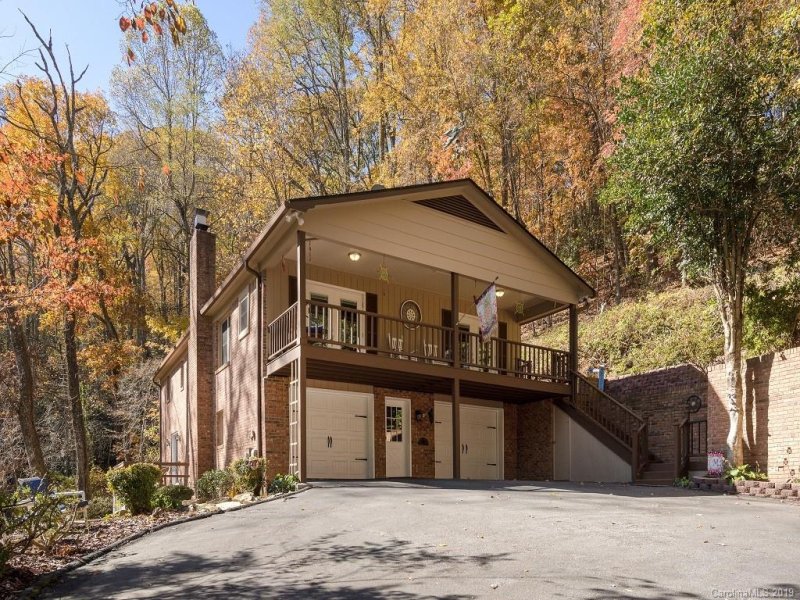 Property image 2 at 156 Long John Drive, Hendersonville, NC 28791