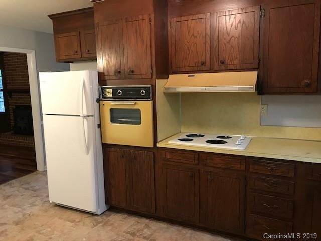 Property image 3 at 925 Burtonwood Circle, Charlotte, NC 28212