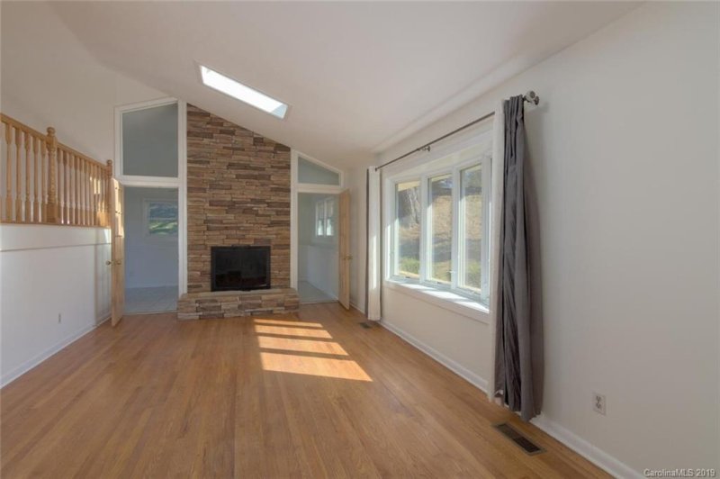 Property image 4 at 10 Mountain Terrace, Asheville, NC 28806