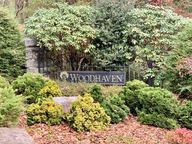 Property image 2 at 111 Woodhaven Drive, Hendersonville, NC 28739