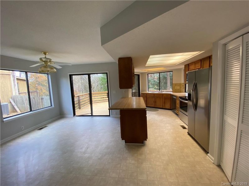 Property image 3 at 132 Creek Valley Drive, Charlotte, NC 28270