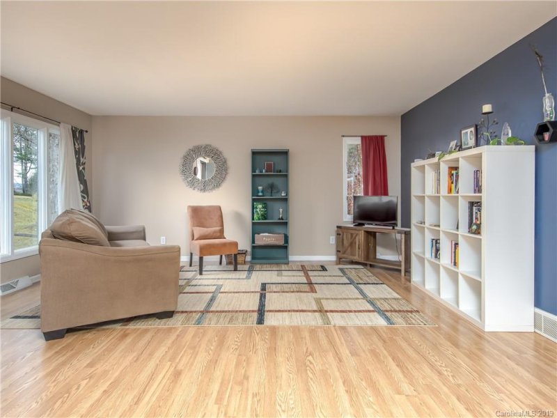 Property image 3 at 70 Grandview Avenue, Brevard, NC 28712