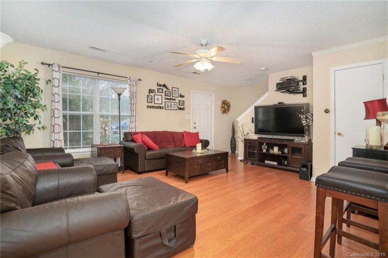 Property image 3 at 6121 Linda Vista Lane, Charlotte, NC 28216