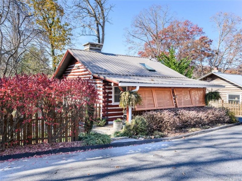 Property image 2 at 51 Mimosa Circle, Asheville, NC 28805