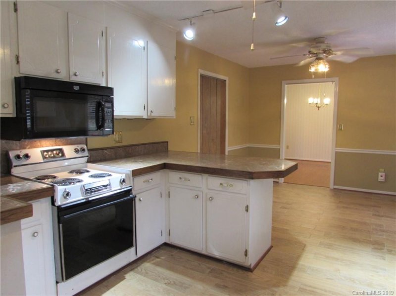 Property image 3 at 6535 Weldon Circle, Concord, NC 28027