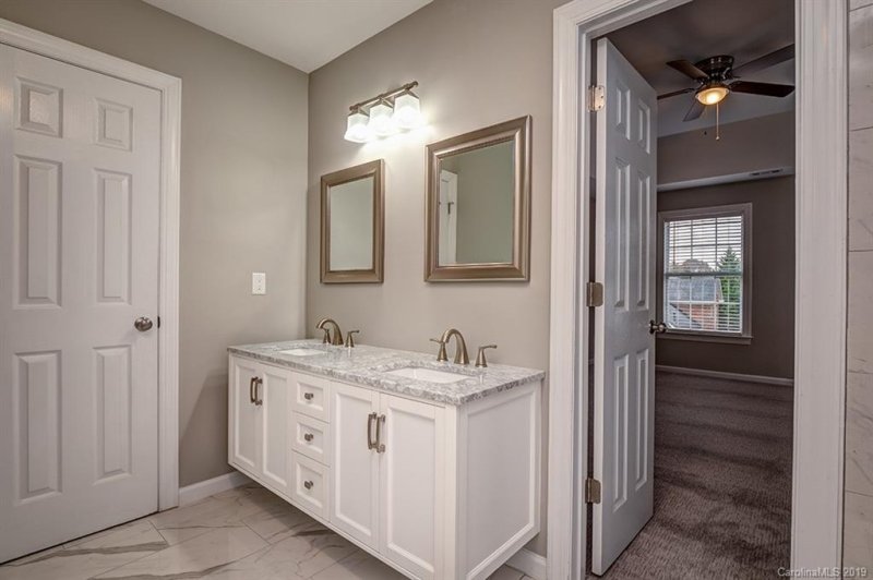 Property image 5 at 6813 Ridge Haven Lane, Charlotte, NC 28277