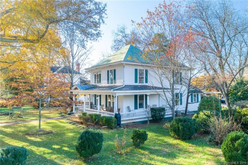 Property image 2 at 519 Davie Avenue, Statesville, NC 28677