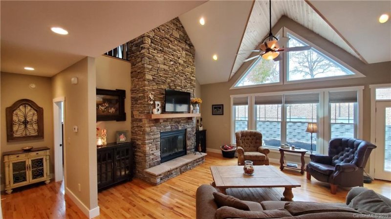 Property image 3 at 239 Peddlers Trail, Mars Hill, NC 28754