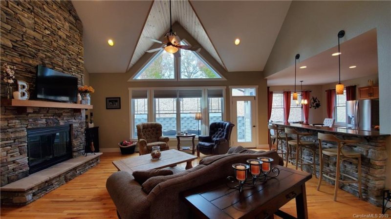 Property image 4 at 239 Peddlers Trail, Mars Hill, NC 28754