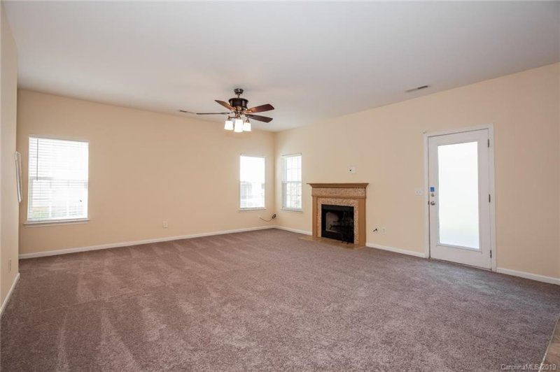 Property image 3 at 1511 Peachcroft Road, Charlotte, NC 28216