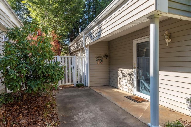 Property image 2 at 8 Stuart Circle, Asheville, NC 28804