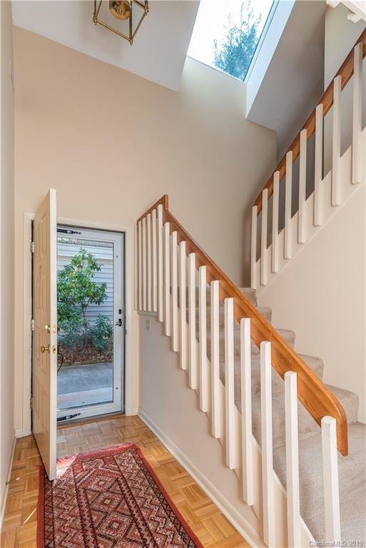 Property image 3 at 8 Stuart Circle, Asheville, NC 28804