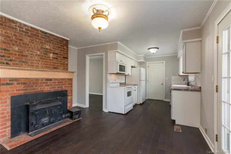 Property image 2 at 636 E Sunset Drive, Hendersonville, NC 28791