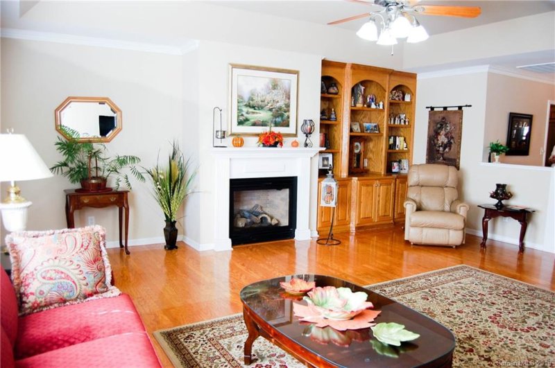 Property image 3 at 546 Queen Brogan Court, Gastonia, NC 28054