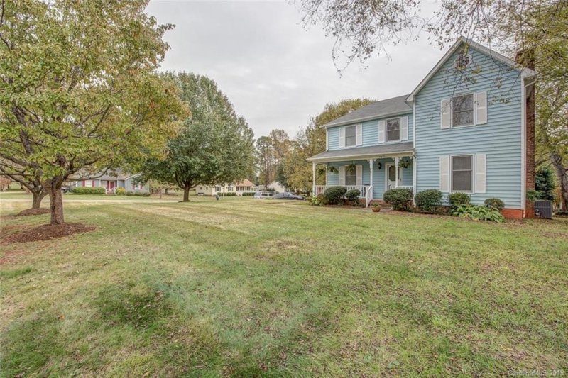 Property image 3 at 2421 Gardenside Drive, Gastonia, NC 28056