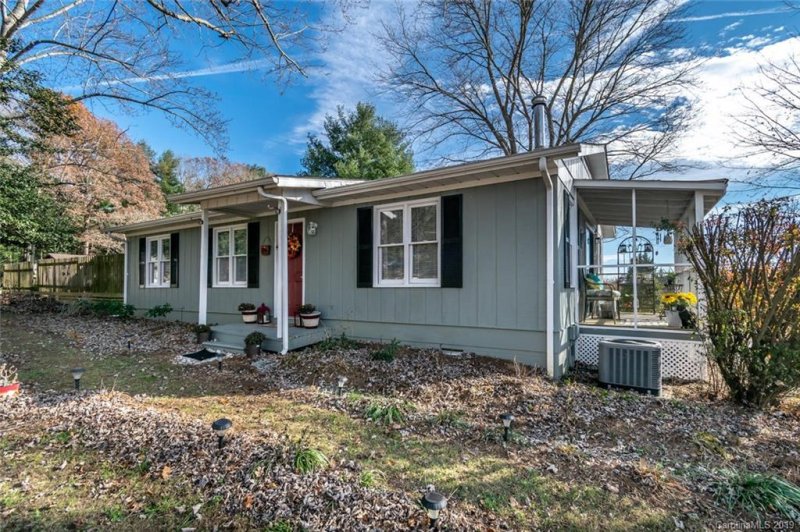 Property image 4 at 21 Stoney Nob Drive, Hendersonville, NC 28792