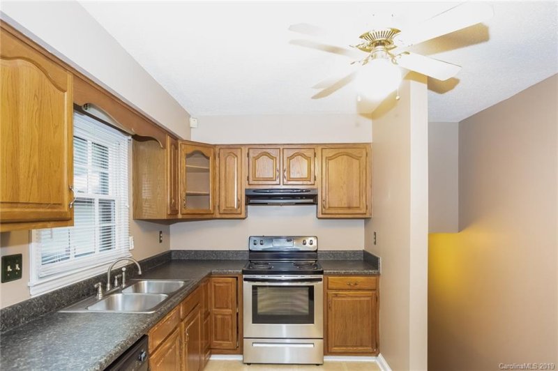 Property image 3 at 13500 Idlefield Lane, Matthews, NC 28105