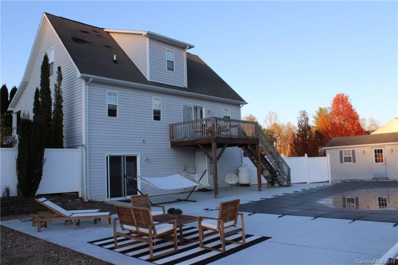 Property image 4 at 108 River Glen Drive, Morganton, NC 28655