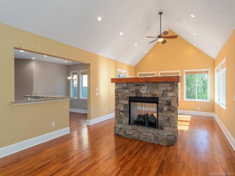 Property image 2 at 735 Settlers Trail, Mars Hill, NC 28754