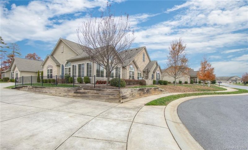 Property image 2 at 3527 South Bank Court, Matthews, NC 28105