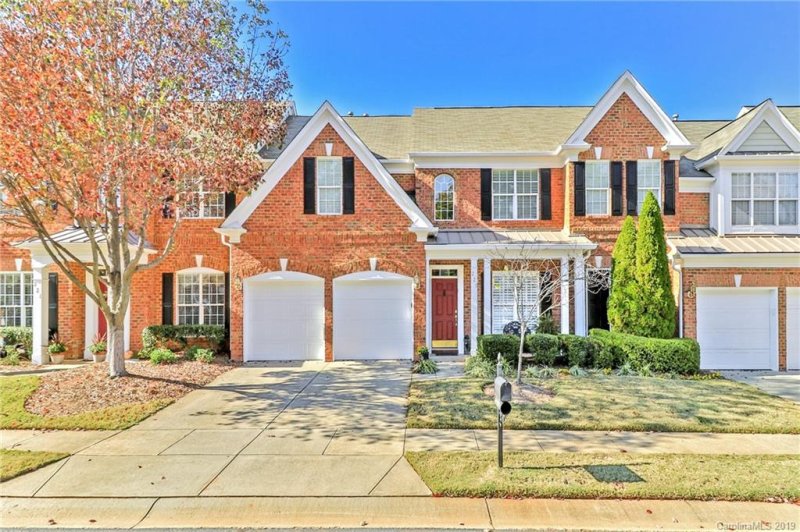 Property image 2 at 225 Robinlynn Road, Matthews, NC 28105