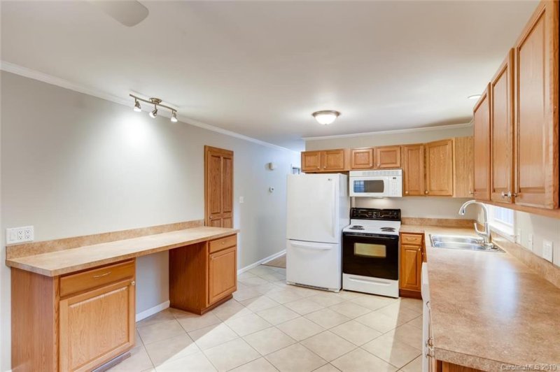 Property image 3 at 128 Barclay Lane, Mooresville, NC 28115