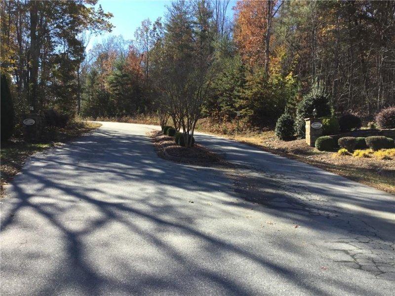 Property image 4 at 2085 Piper Ridge Drive, Lenoir, NC 28645