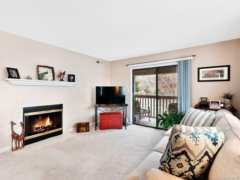 Property image 2 at 306 Abbey Circle, Asheville, NC 28805