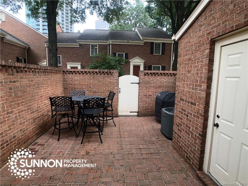 Property image 2 at 520 N Poplar Street, Charlotte, NC 28202