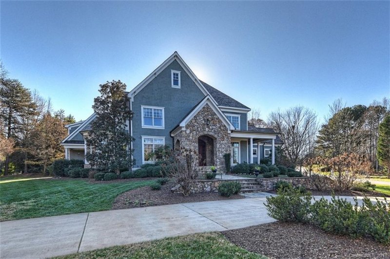 Property image 2 at 19511 Mary Ardrey Circle, Cornelius, NC 28031