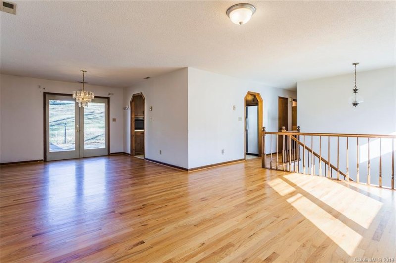 Property image 3 at 55 Lakeview Drive, Marion, NC 28752