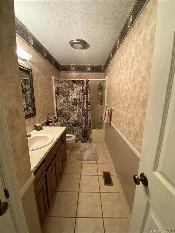 Property image 3 at 1470 33rd Avenue, Hickory, NC 28601
