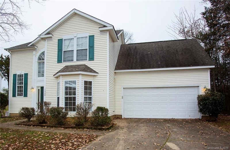 Property image 2 at 1900 Safflower Circle, Charlotte, NC 28262
