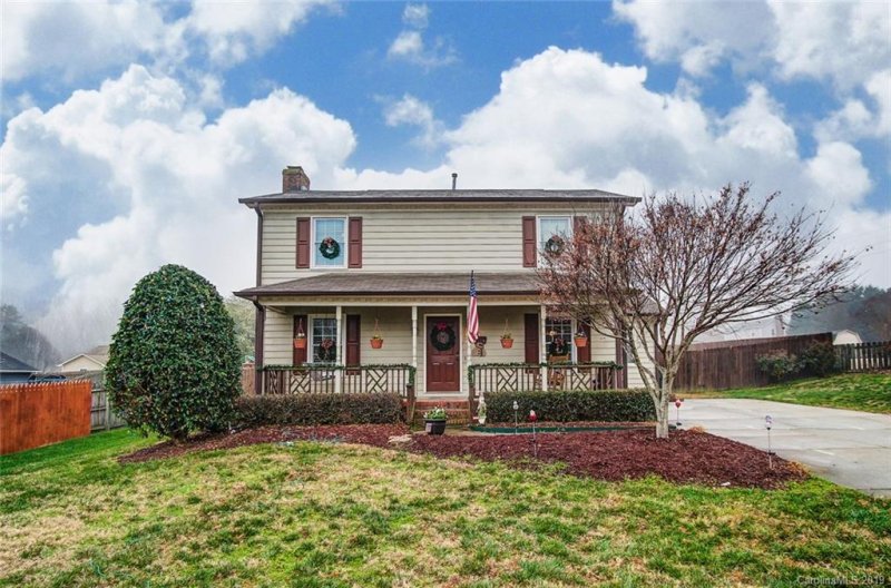 Property image 3 at 417 Iredell Court, Gastonia, NC 28054