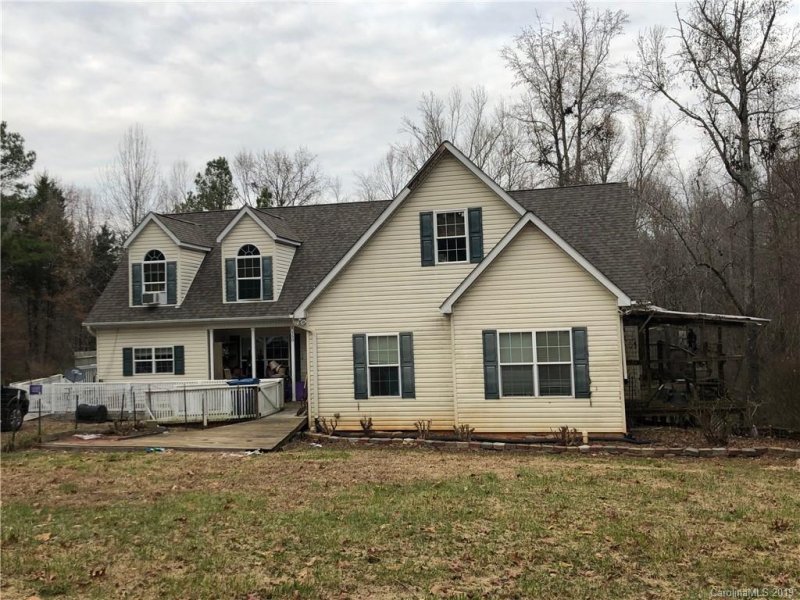 Property image 2 at 150 Castle Court, Kings Mountain, NC 28086