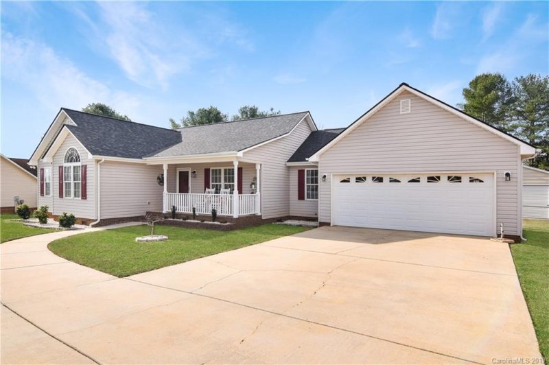 Property image 2 at 4511 Briarcreek Road, Maiden, NC 286509157