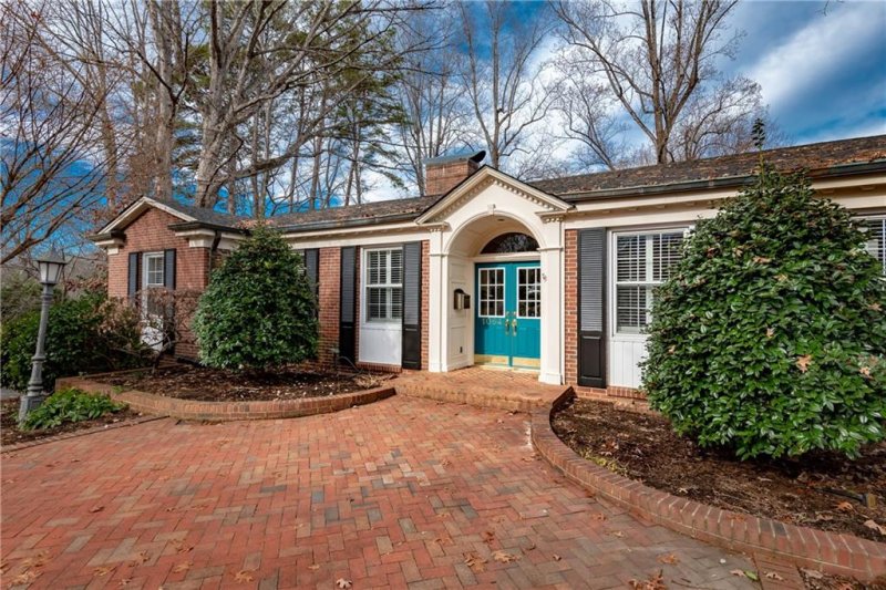 Property image 3 at 1064 6th Avenue, Hickory, NC 28601