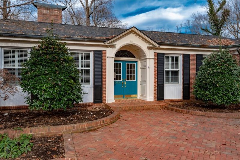 Property image 4 at 1064 6th Avenue, Hickory, NC 28601