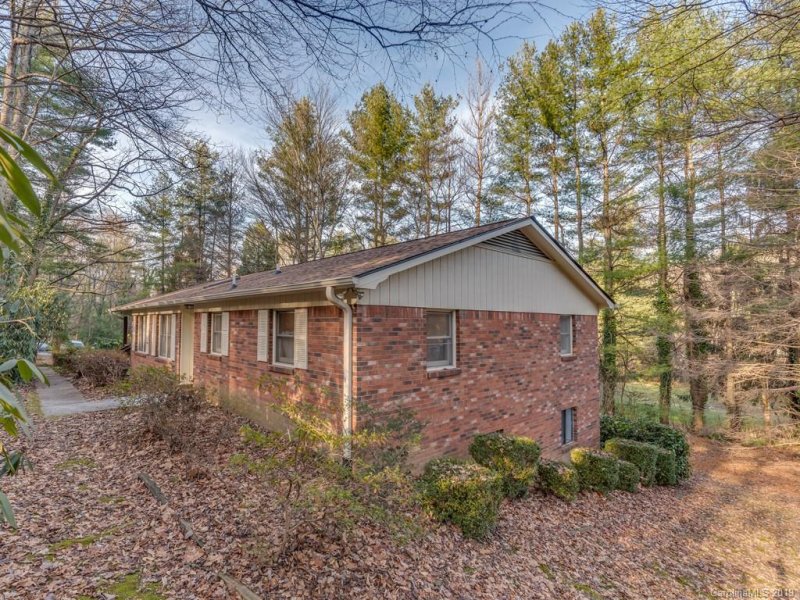 Property image 2 at 116 Long John Drive, Hendersonville, NC 28791