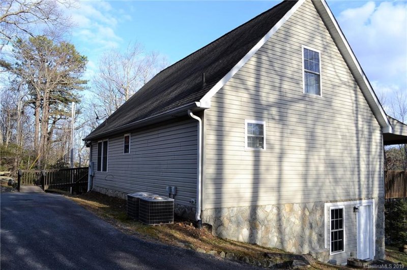 Property image 3 at 7788 Parks Mountain Drive, Newland, NC 28657