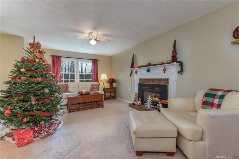 Property image 4 at 219 Castleton Lane, Hendersonville, NC 28791