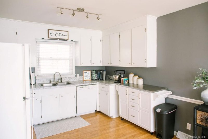 Property image 4 at 204 Peachtree Street, Belmont, NC 28012