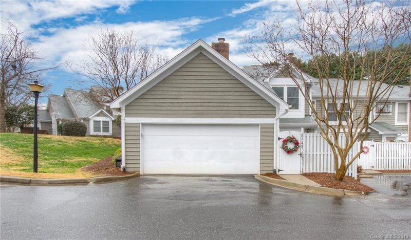 Property image 3 at 8225 Tradd Court, Charlotte, NC 28210