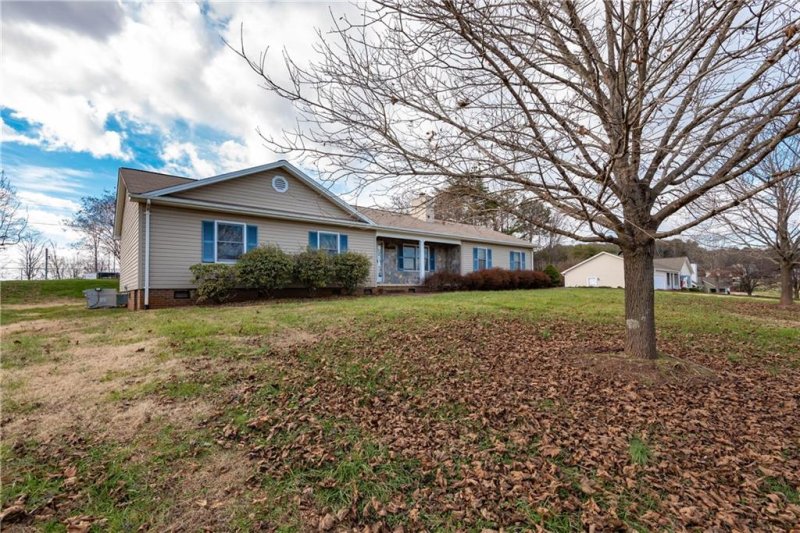 Property image 2 at 4093 Hemingway Drive, Hickory, NC 28601