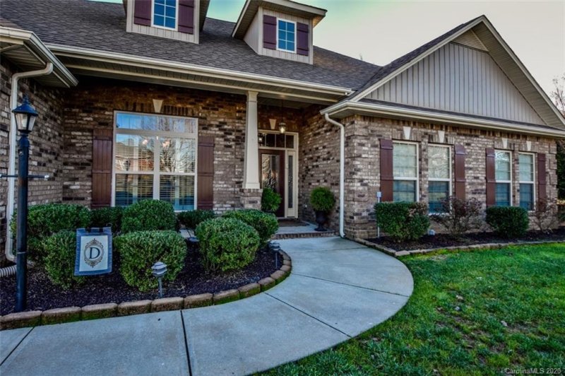 Property image 5 at 183 Mills Plantation Circle, Troutman, NC 28166